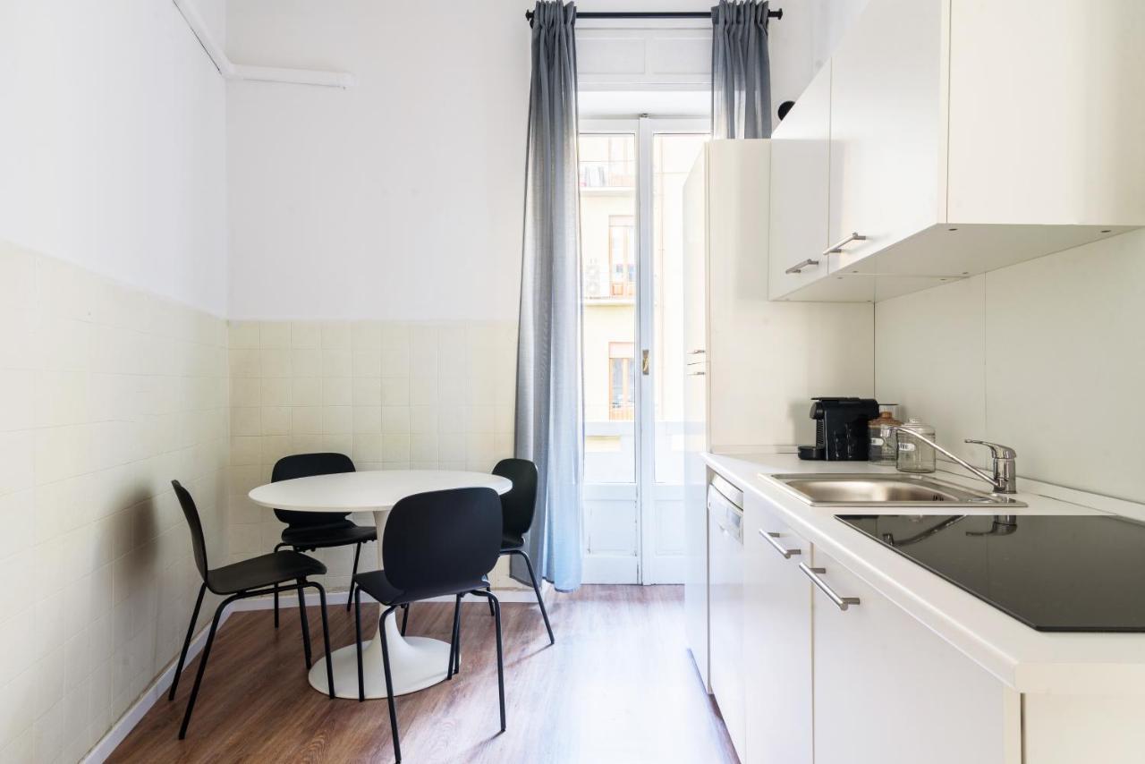 Luxury 4Bdr Close To Duomo Milan Exterior photo